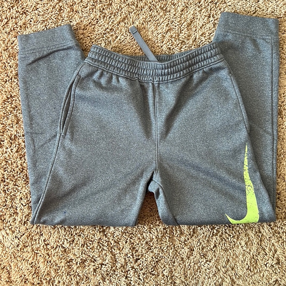 Nike dry fit boys sweats size 7